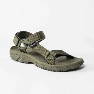 New with tags Zorali Trailblazer Sandals